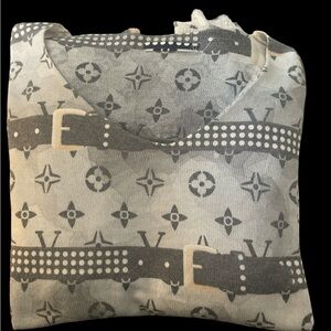 Lightweight & soft oversized sweater top